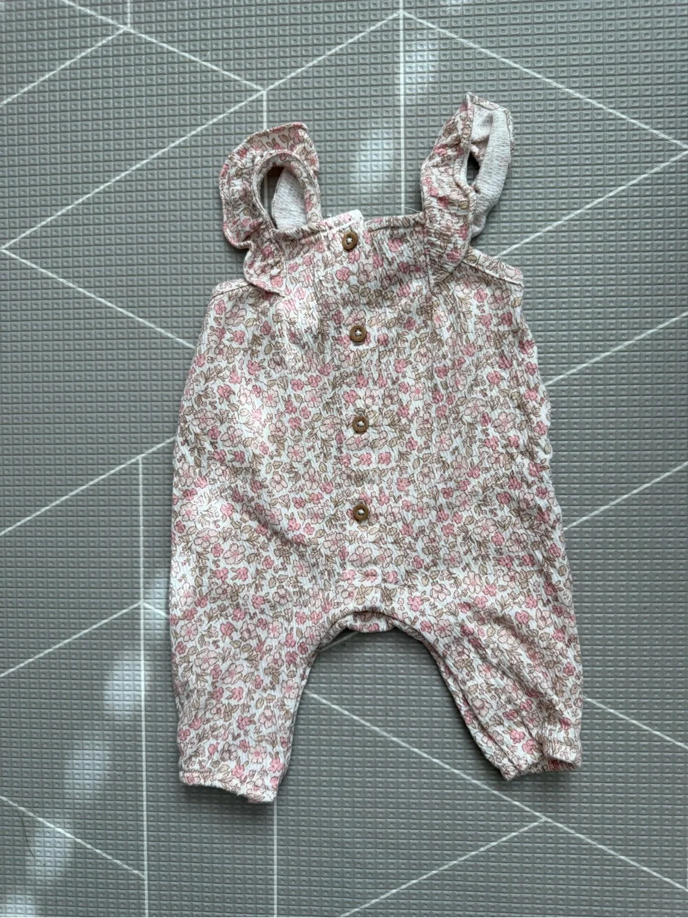 Carter's|Baby girl Ditsy floral Cream Cotton gauzy jumpsuit w buttons & ruffles•